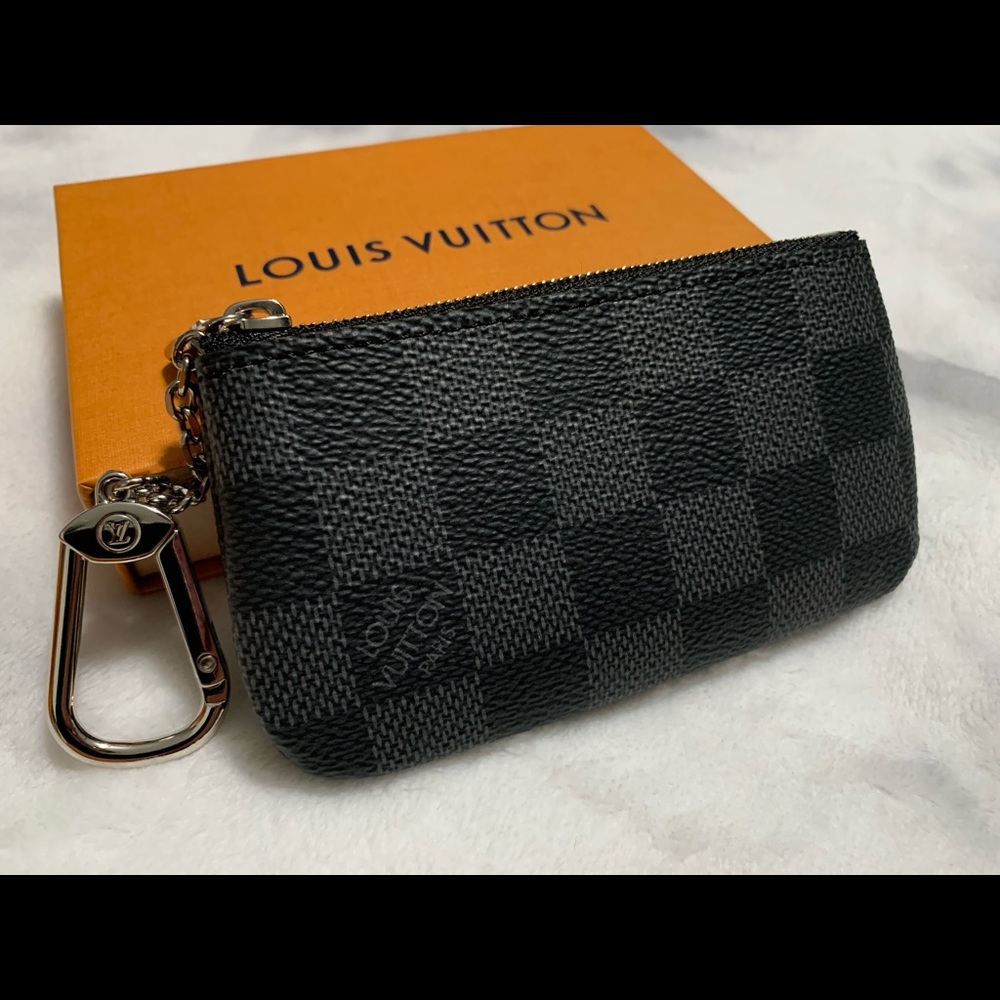 ❌SOLD💔❌ Authentic Louis Vuitton Key Pouch